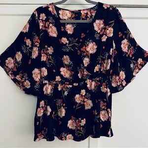 Torrid Sz. 0 - NWOT Babydoll Floral 🌸 Flutter Sleeve Top
